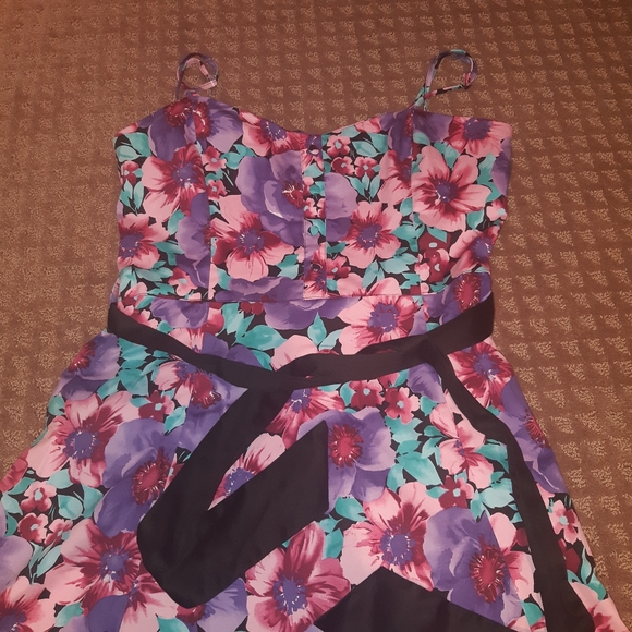 Lady Dutch Floral Dress XL NWT - Picture 15 of 16